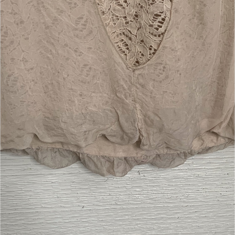 Elena Baldi tank style blouse.  Size L.  Color Beige. - Picture 9 of 11